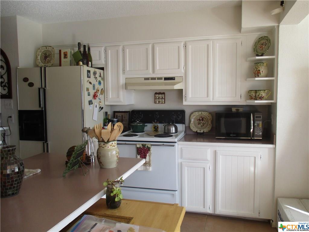 Building Photo - 480 Highland Heights