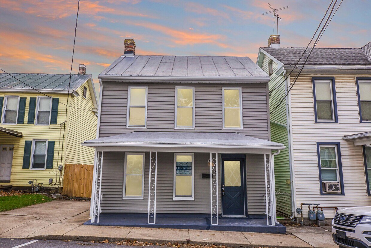 Primary Photo - 24 S Washington St
