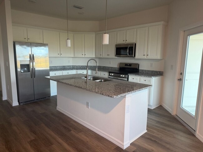 Building Photo - 16105 Badalona Dr