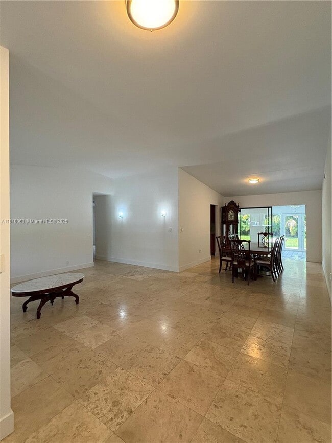 Foto del edificio - 2430 SW 99th Ave