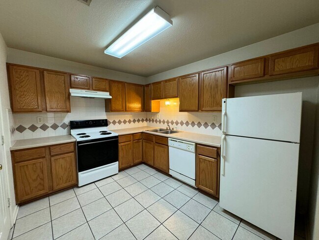 Building Photo - 5005 John David Dr