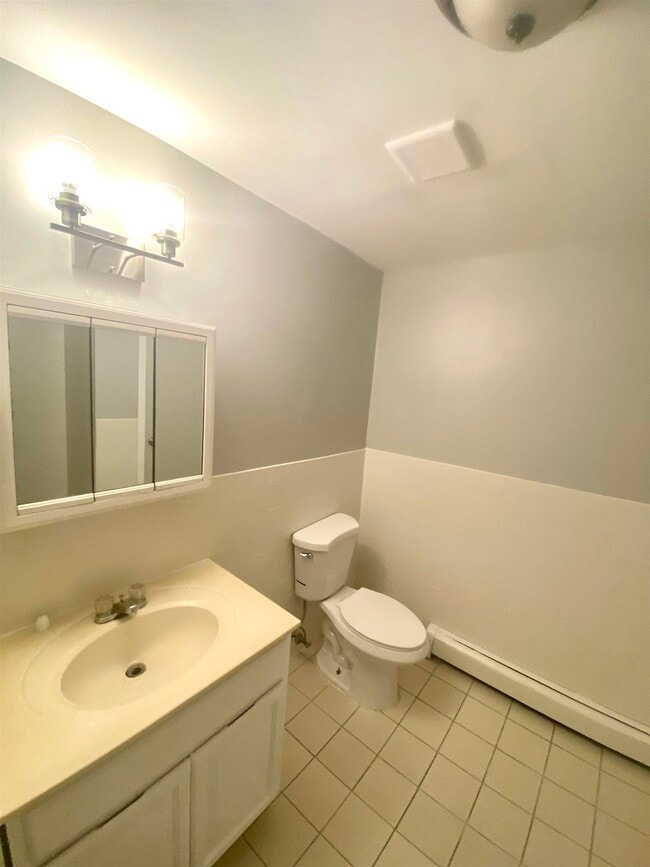 Building Photo - 220 3rd St
