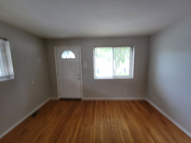 Foto del edificio - 3222 Airway Ave