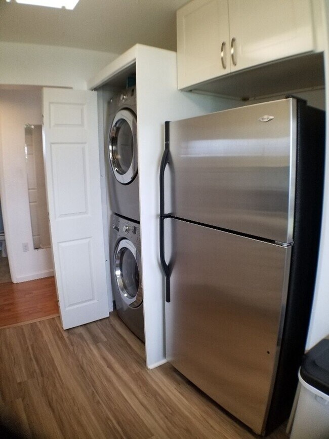 Foto del edificio - 2 Bedrooms, 2 Baths, 2 Parking at Kekuilan...