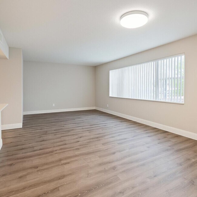 Foto del edificio - 537 S Sequoia Dr