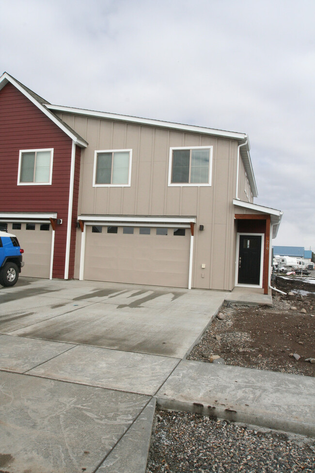 Building Photo - Gooch Hill 1