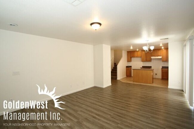 Foto del edificio - Beautiful Newly Remodeled 3Bdm 2.5Ba Locat...