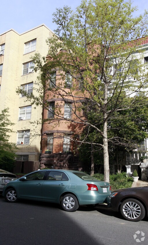 Building Photo - 1905 Kalorama Rd NW