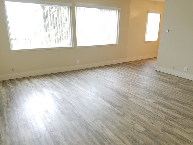 Foto del edificio - 1715 Central Apartments