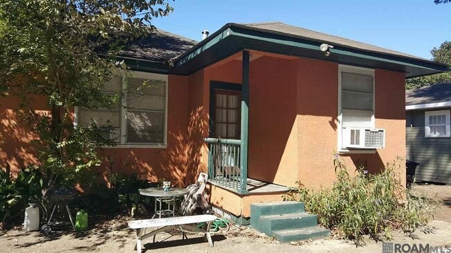 Building Photo - 2152 Stanford Ave