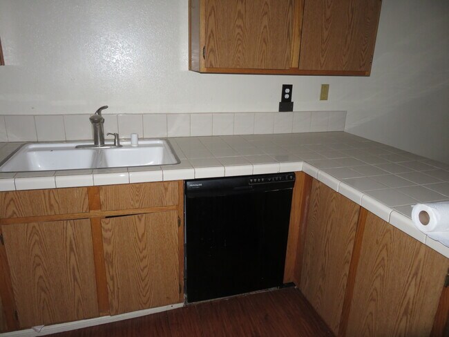 kitchen 2 - 751 Higgins Rd