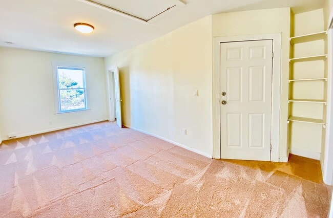 Foto del edificio - 2058 14th Ave W