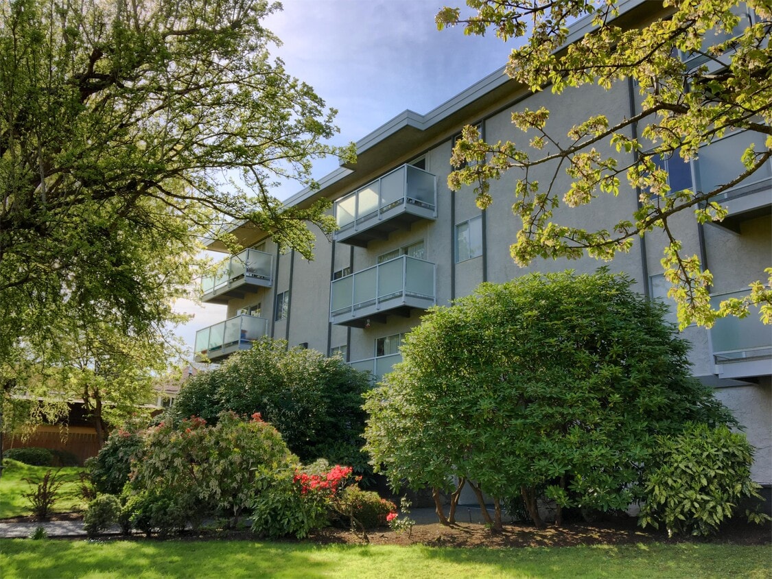 Building Photo - 575 Marifield Ave