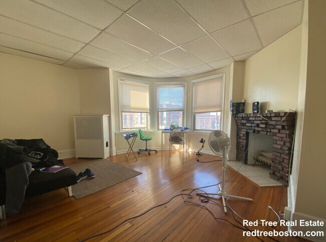 Foto del edificio - 873 Beacon St