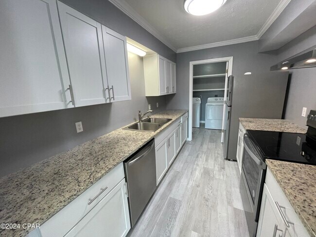 Foto del edificio - 127 Parker Village Cir