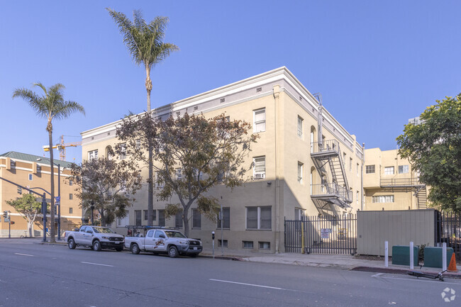 Building Photo - Arlington Apartments