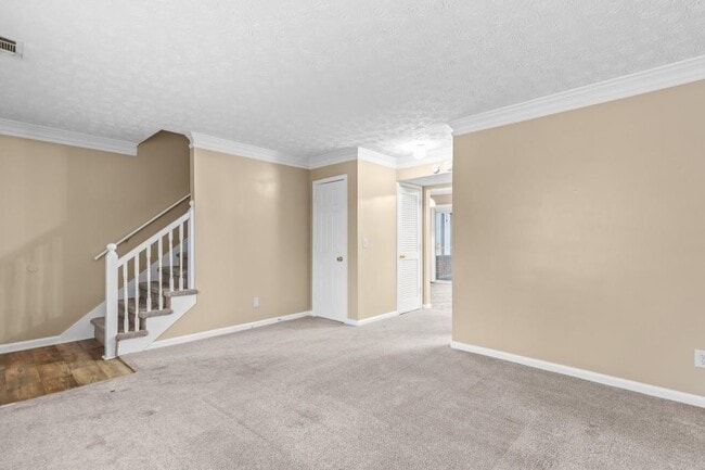 Building Photo - 375 Dixie Ct