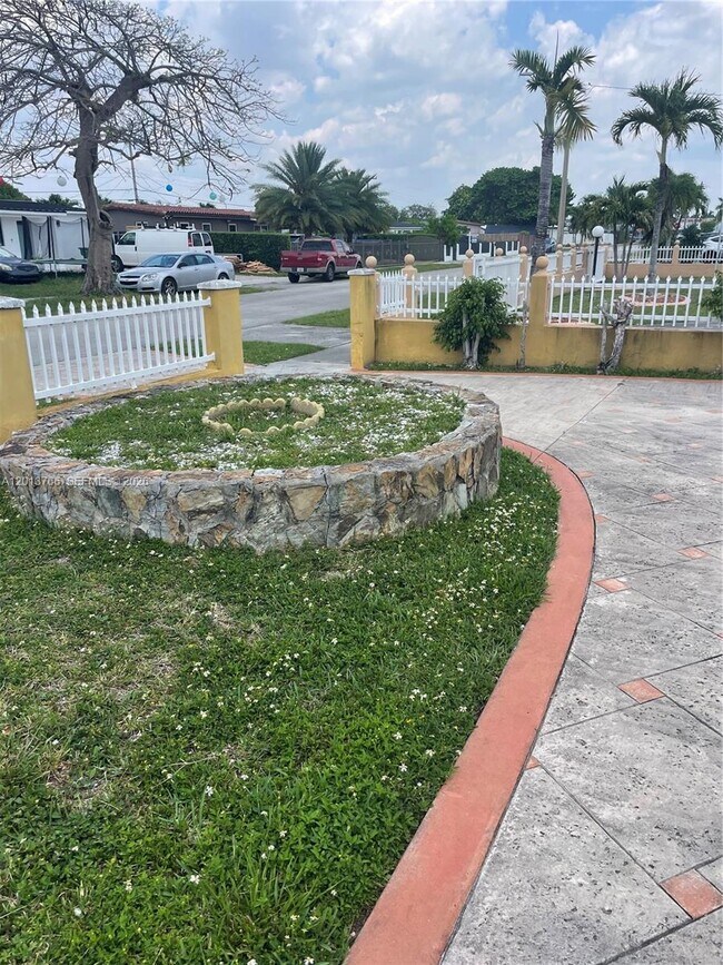 Foto del edificio - 4115 SW 108th Ave