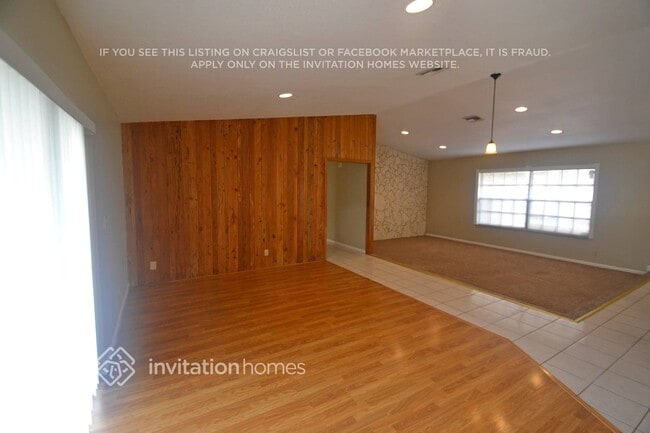 Foto del edificio - 10902 NW 19th St