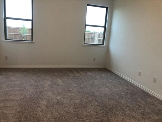 Building Photo - 2207 Primrose Trl