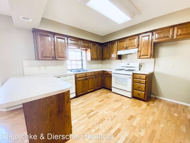 Building Photo - 3 br, 2 bath House - 1642 Parkview Dr