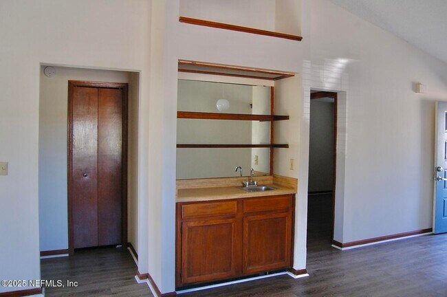 Foto del edificio - 1338 Yorktown Pl