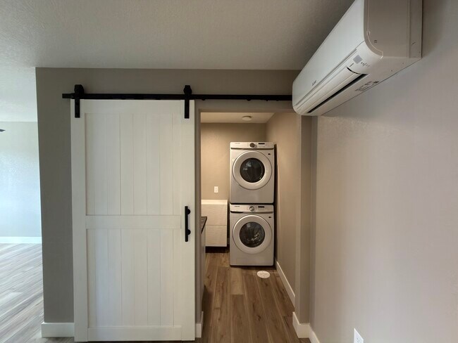 Walk-in closet with Washer/Dryer - 219 S 1st Ave