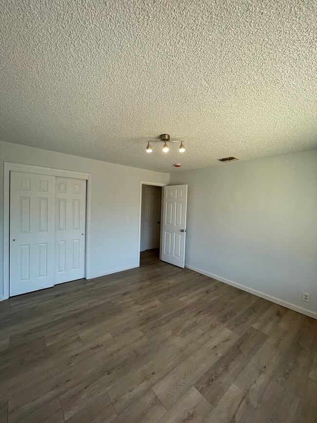 Foto del edificio - Move-In Ready 4 Bedroom Home!