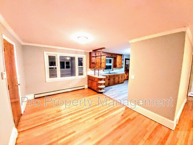 Building Photo - 280 Mapleridge Dr
