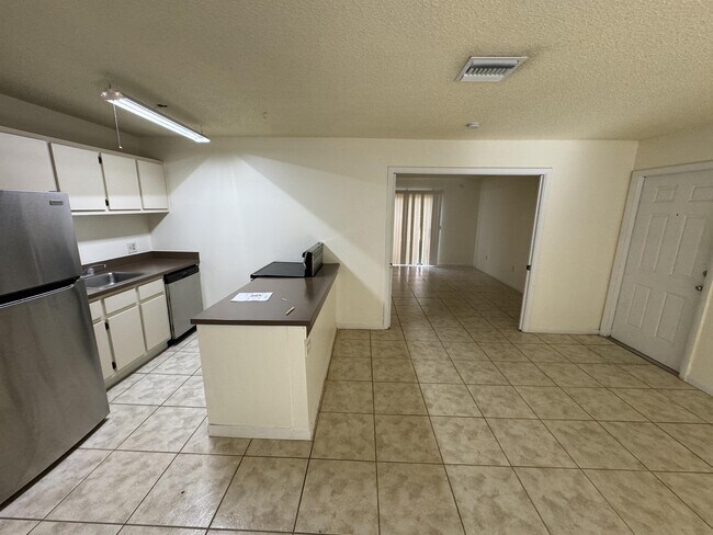 Building Photo - 1810 My Pl Ln