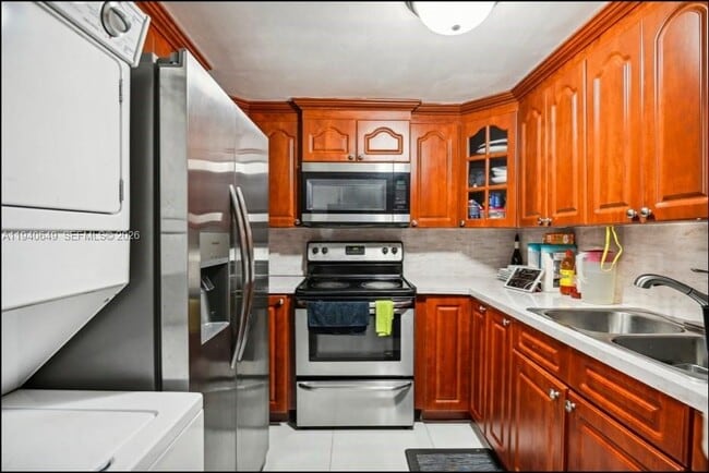 Building Photo - 20 SW 108th Ave