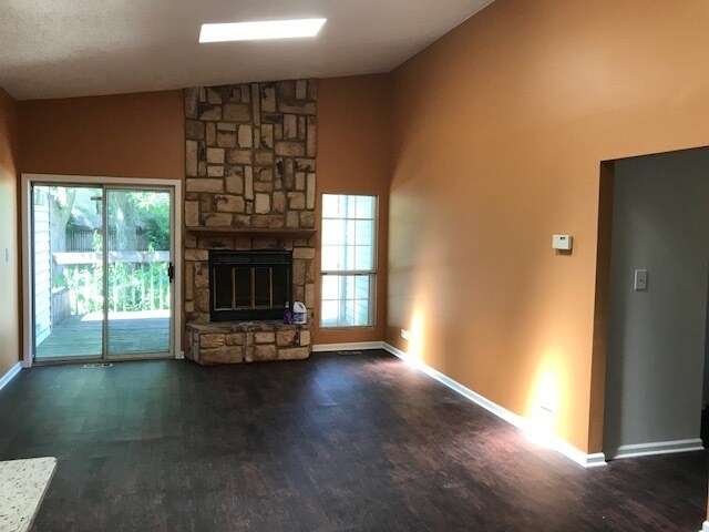 Foto del edificio - 1751 Ranchview Dr