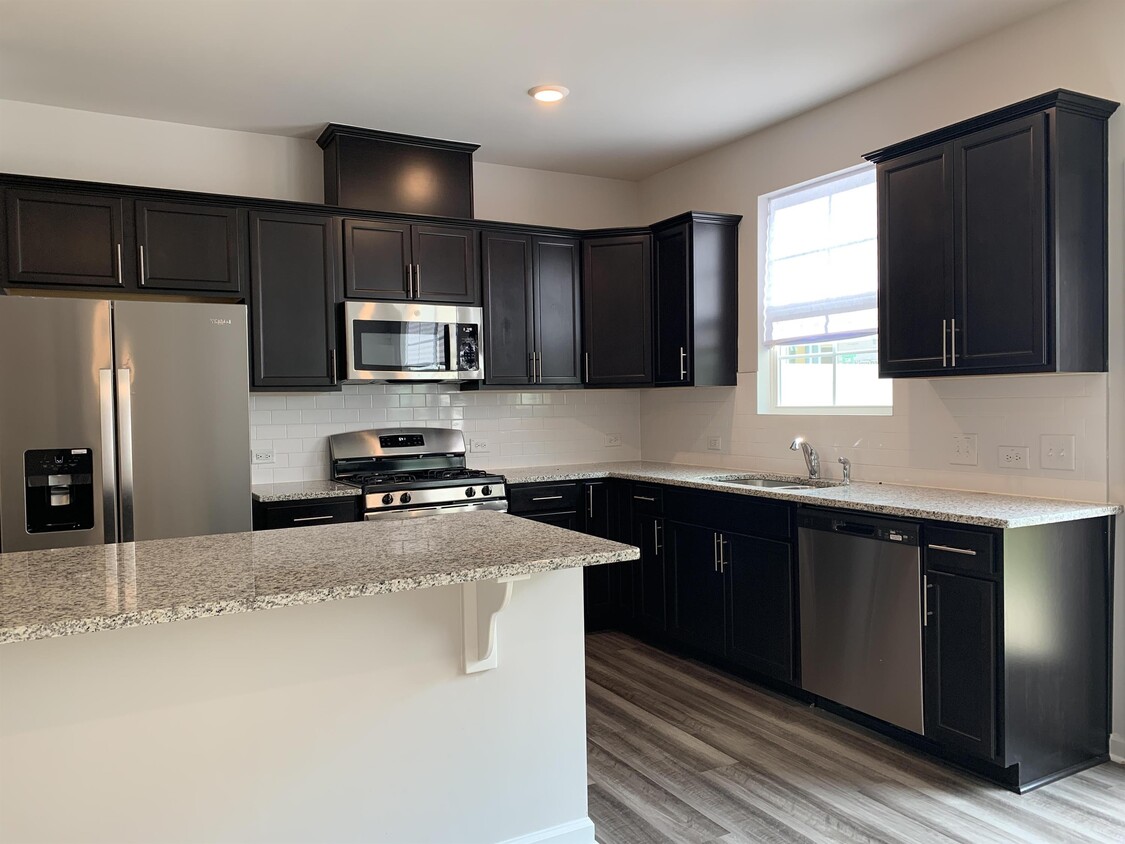 Foto principal - 6323 Andante Ave
