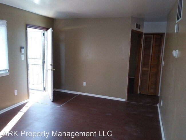 Building Photo - 18025 Greenfield Rd