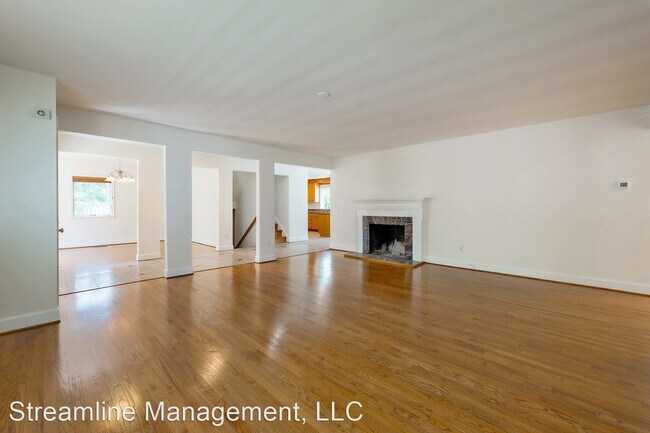 Building Photo - 5 br, 4.5 bath House - 7001 West Greenvale...