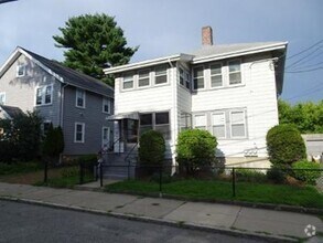 Building Photo - 72 Goodenough St