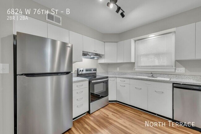 Foto del edificio - 6824 W 76th St