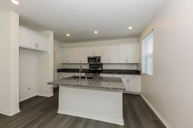 Foto del edificio - 2452 Gunner Ridge Way