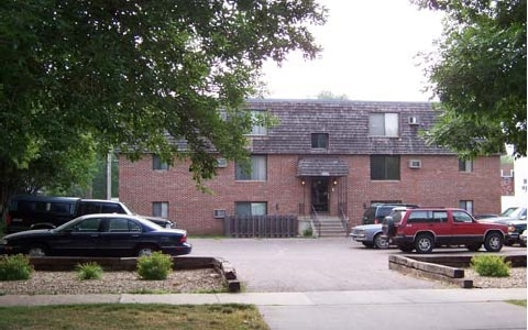 Primary Photo - Whitehouse Apartments