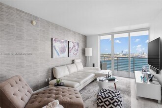 Building Photo - 335 S Biscayne Blvd