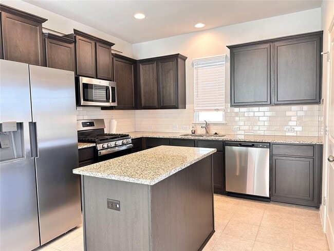 Foto del edificio - 137 Rustic Glen Dr
