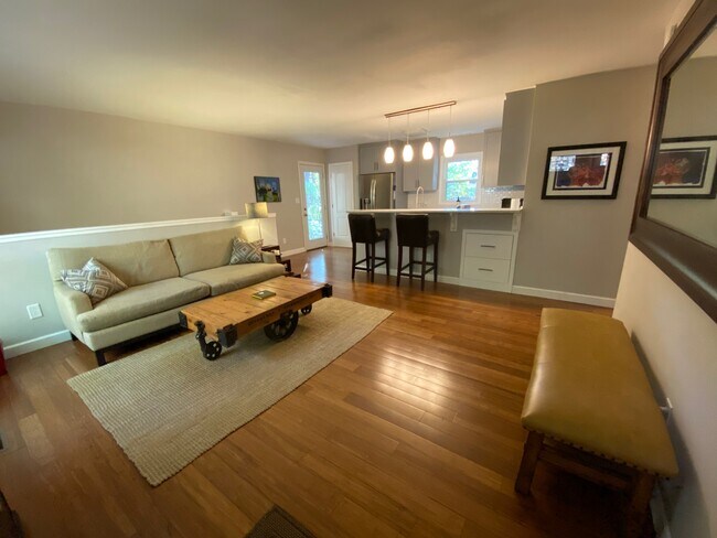 Sala de estar - 121 Johnson St