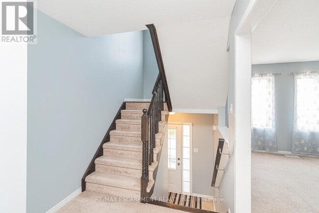 Building Photo - 7 Sirente Dr