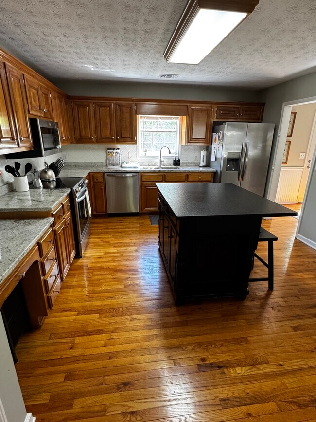Foto del edificio - 4056 Lenox Park Dr
