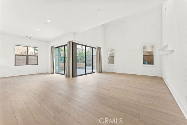 Building Photo - 108 Yellow Iris