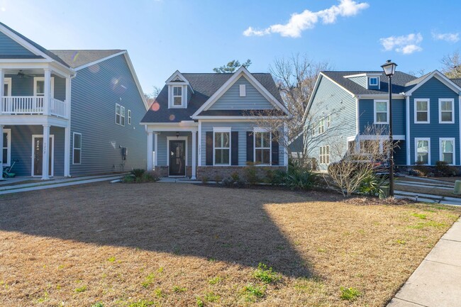 Building Photo - 3 Bedroom 2.5 Bath House in Boltons Landin...