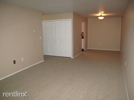 Building Photo - 15999 W 11 Mile Rd
