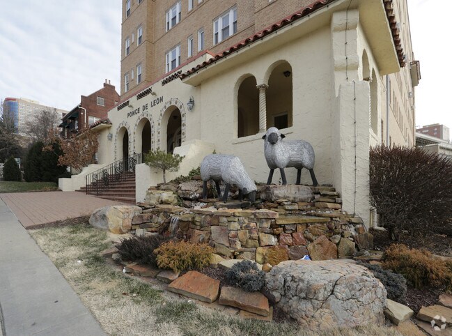 Ponce de Leon Apartments Kansas City, MO