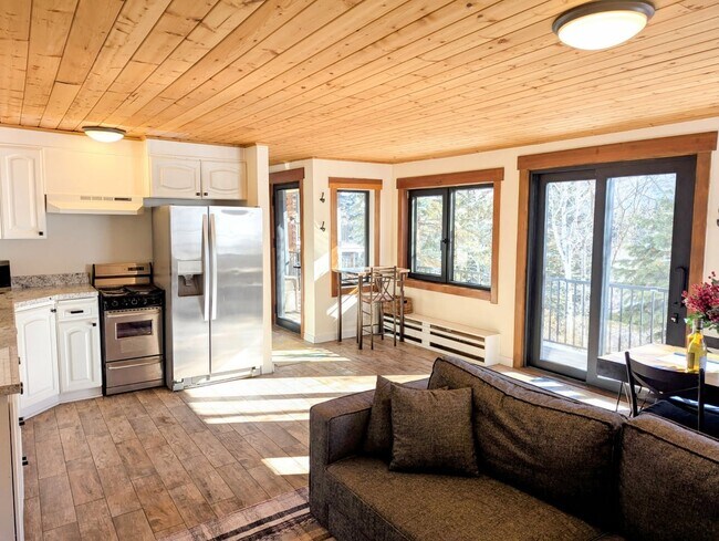 Foto del edificio - 7110 Stagecoach Dr