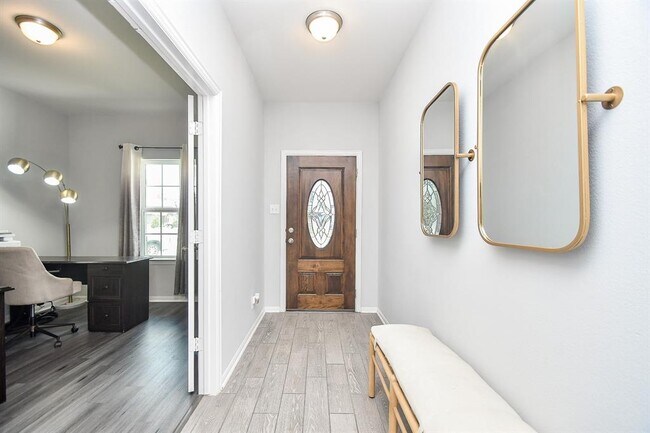 Foto del edificio - 527 Barren Oak Ln